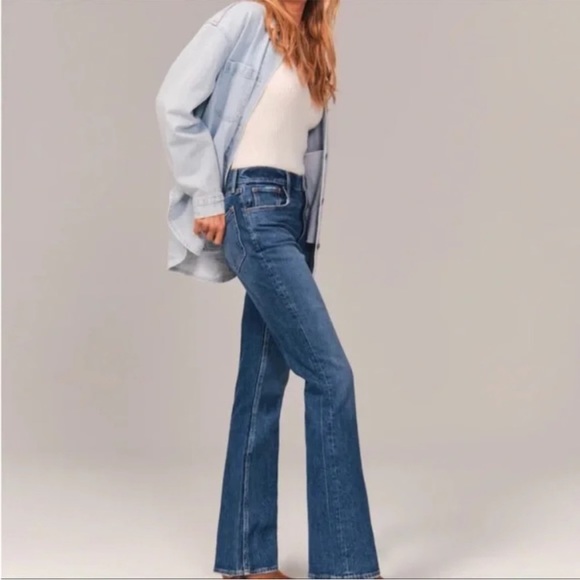 Abercrombie & Fitch 70s Ultra High Rise Vintage Flare Jean - Picture 3 of 11